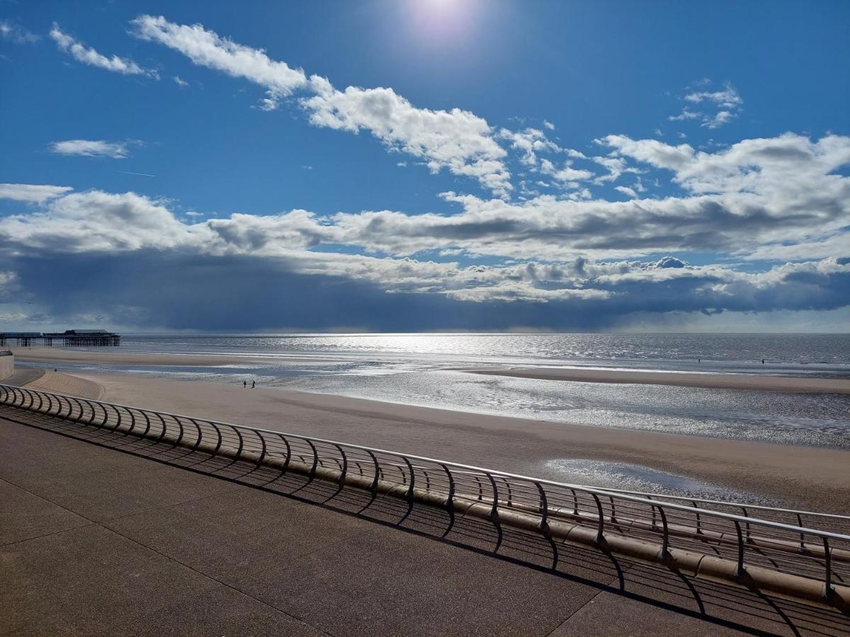 Bed and Breakfast Gabrielles à Blackpool Extérieur photo